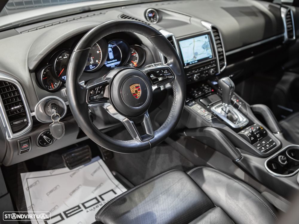 Porsche Cayenne Tiptronic S - 8