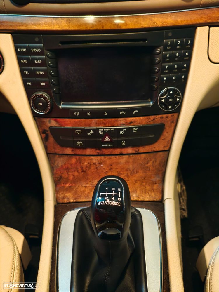 Mercedes-Benz E 220 CDi Avantgarde - 18