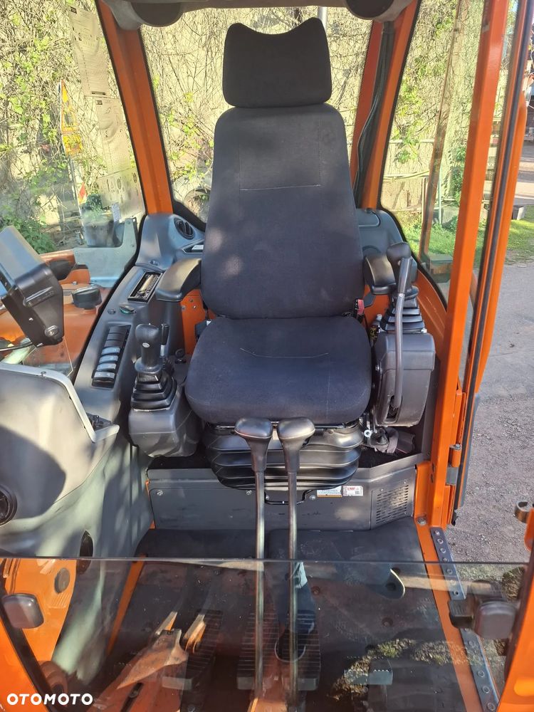 Mecalac 10 MCR  z ramieniem 3 razy łamanym - 10