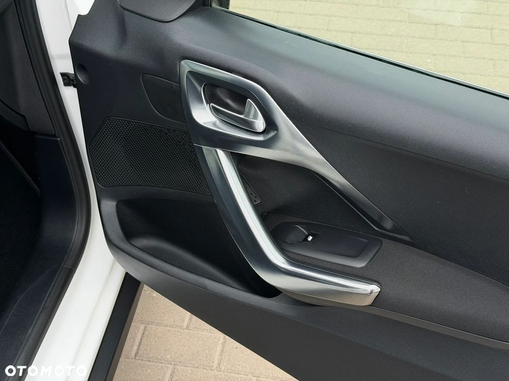 Peugeot 2008 PureTech 110 Stop&Start Allure - 28