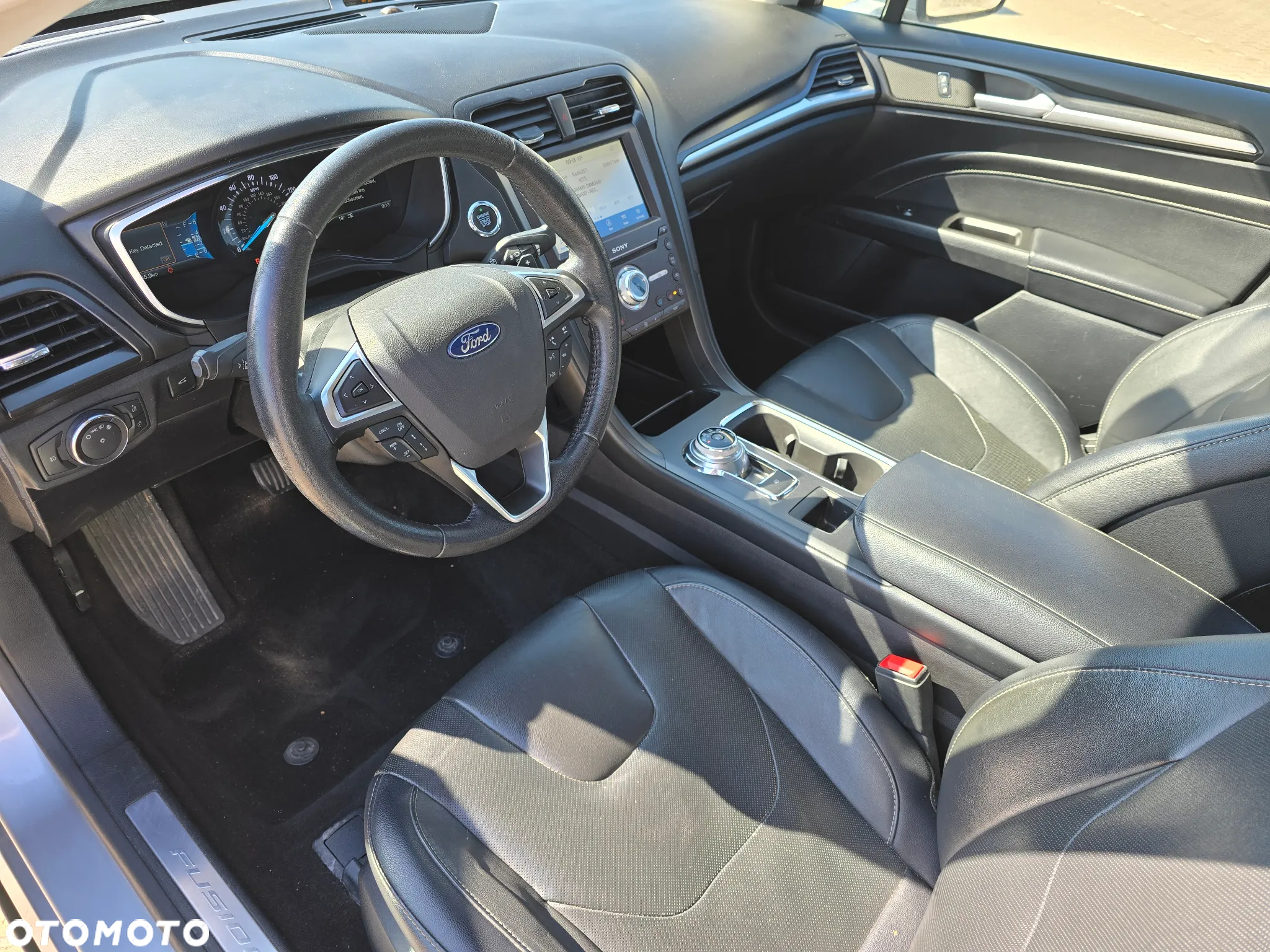 Ford Fusion 2.0 EcoBoost Titanium - 14