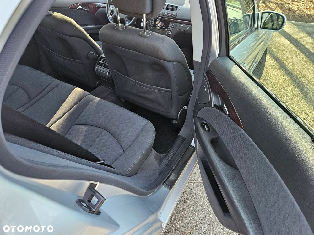 Mercedes-Benz Klasa E 200 Kompressor Classic - 6