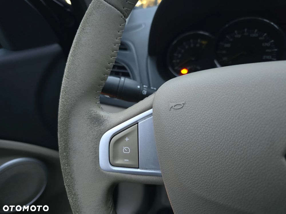 Renault Fluence 1.6 16V Expression Euro5 - 19