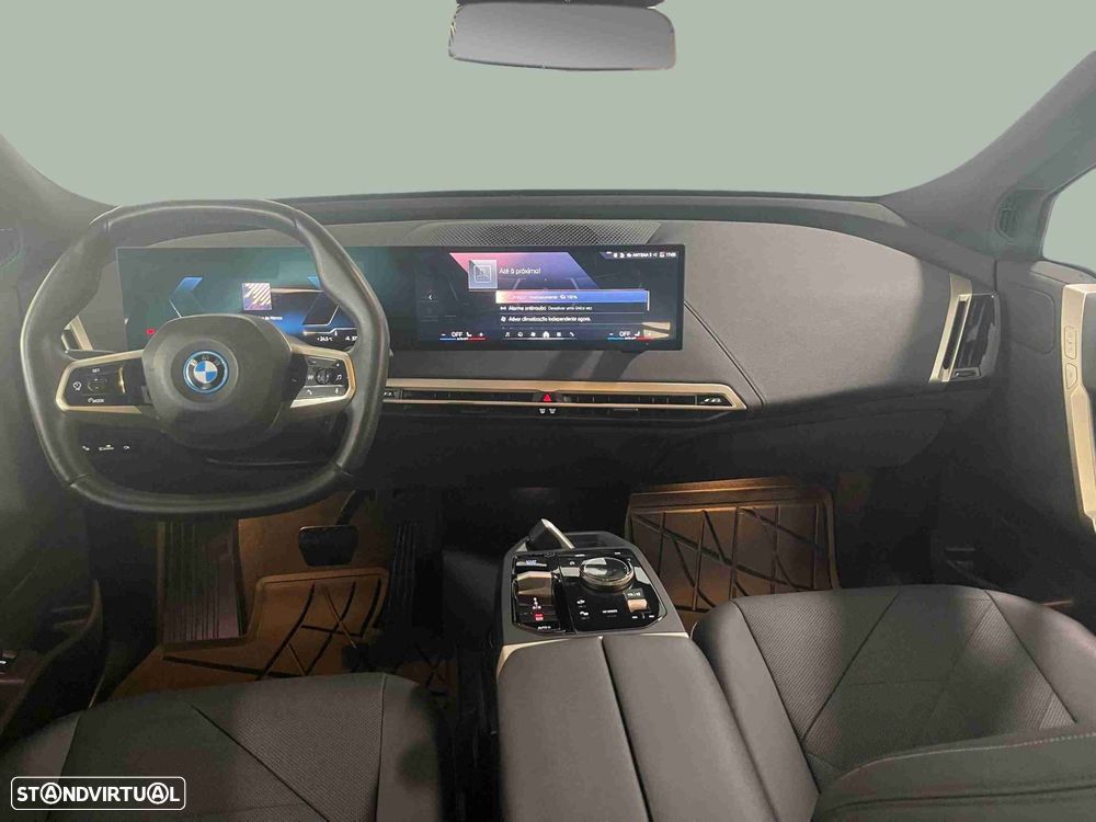 BMW iX xDrive 40 Pack Desportivo - 9