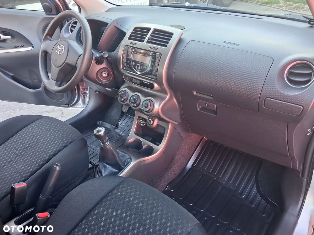 Toyota Urban Cruiser 1.33 4x2 Club - 30