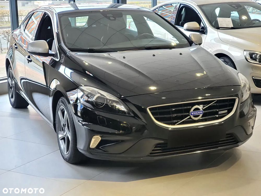 Volvo V40 D4 Drive-E R-Design Summum - 1