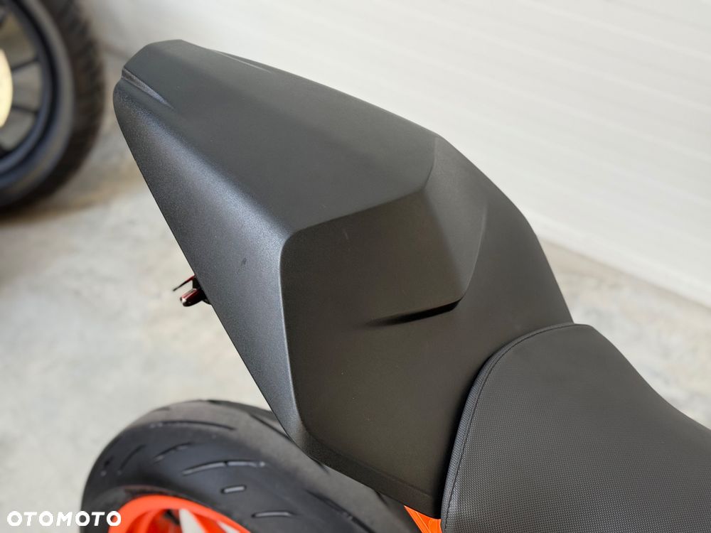 KTM RC 390 - 18