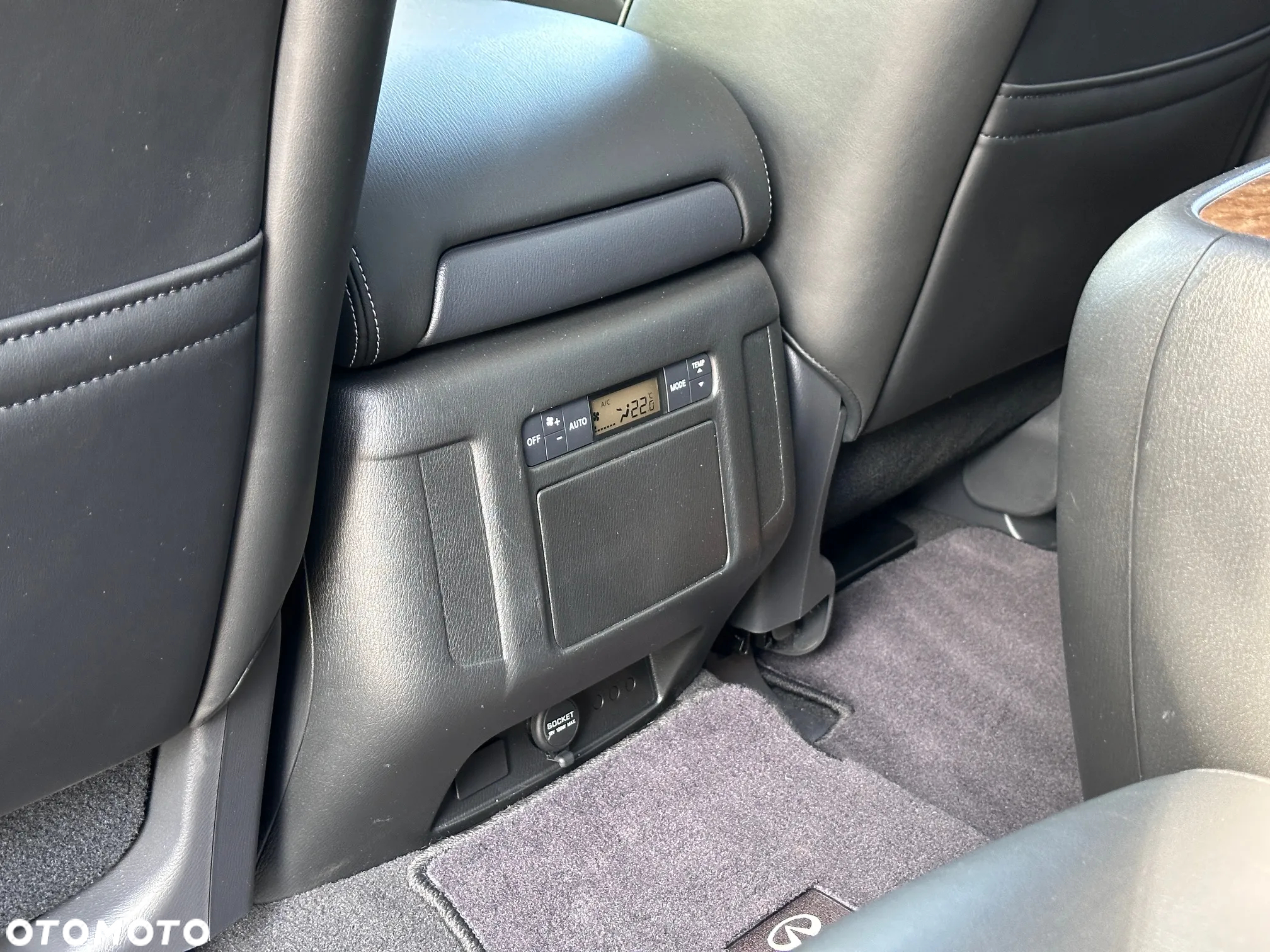Infiniti QX80 - 34