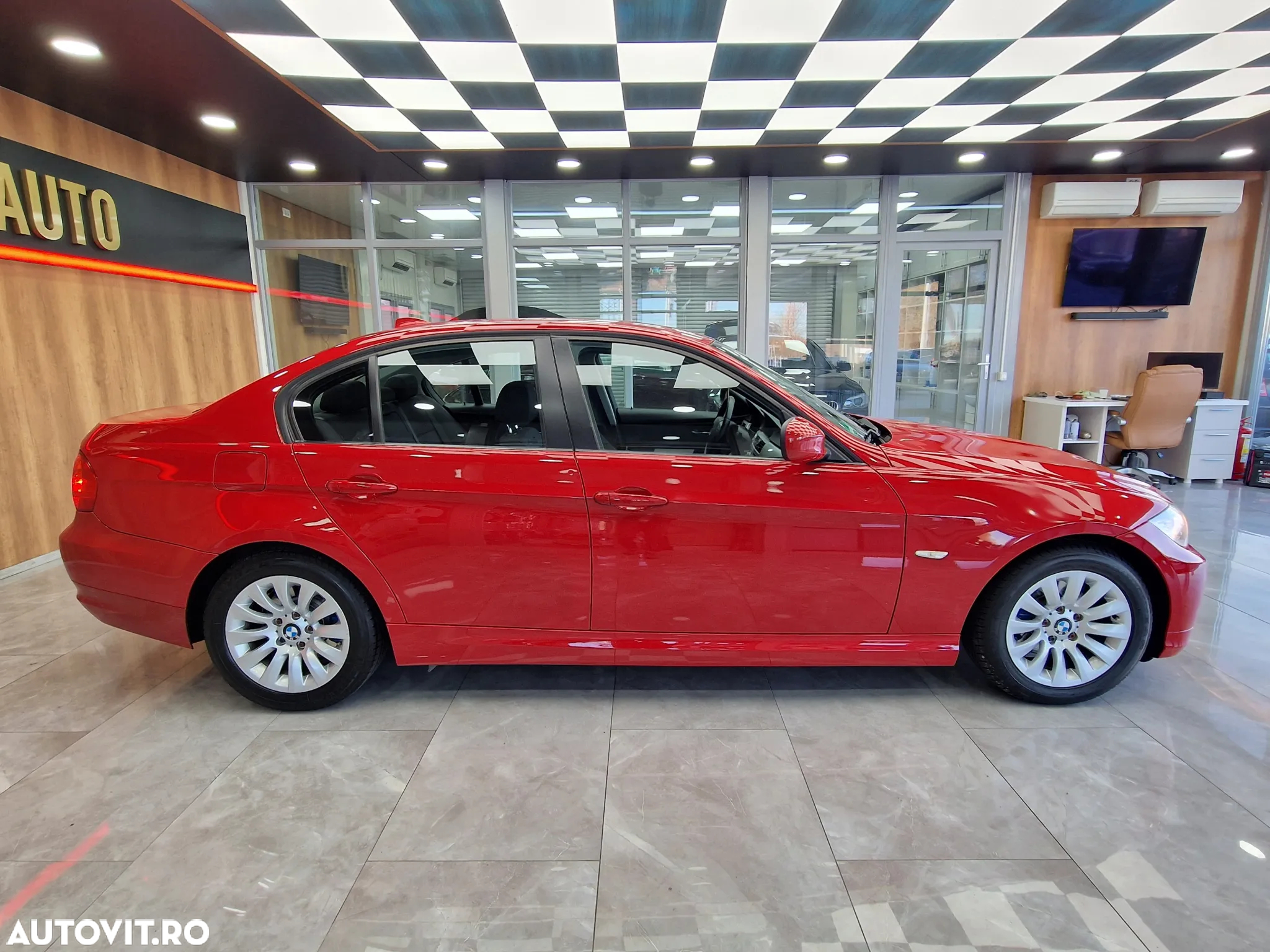BMW Seria 3 316i - 13