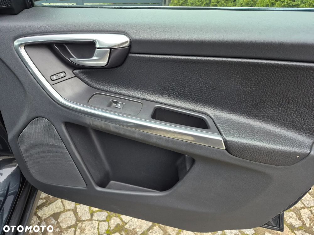 Volvo XC 60 D3 AWD Momentum - 15