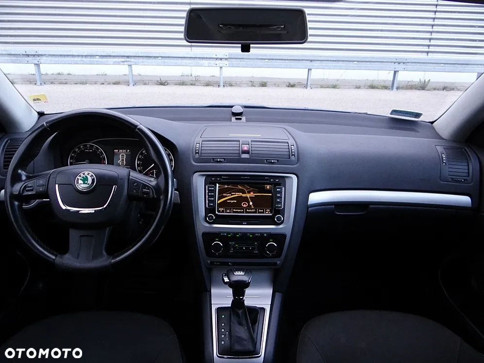 Skoda Octavia 1.6 TDI Family DSG - 27