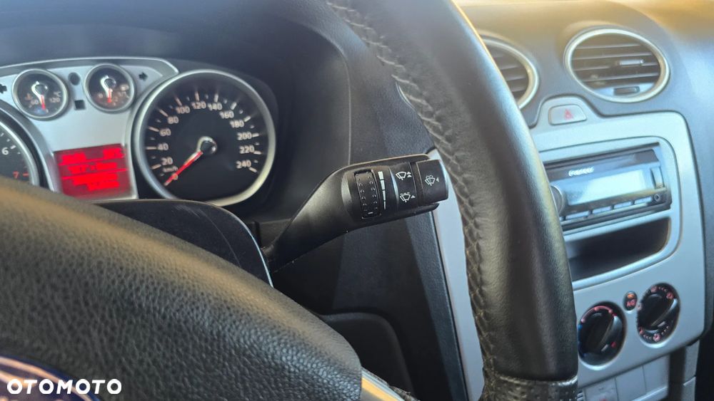 Ford Focus 1.6 Ti-VCT Sport - 37