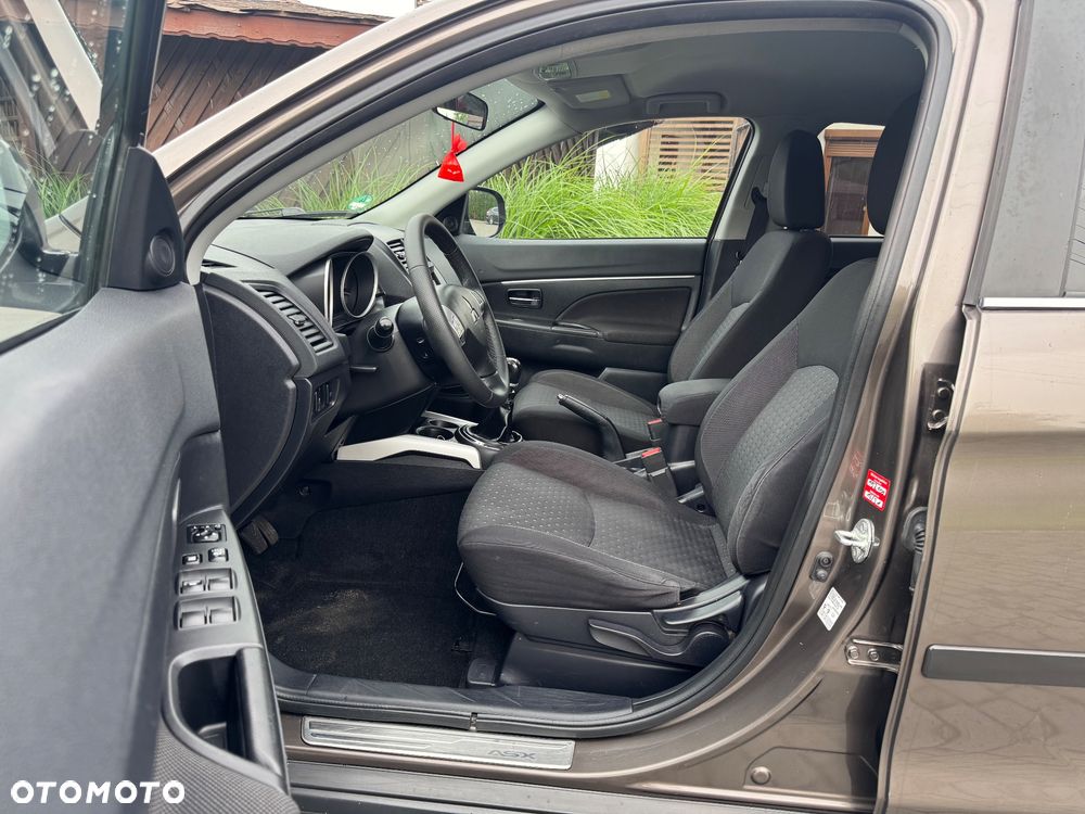 Mitsubishi ASX - 16