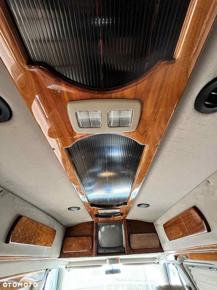 Chevrolet Express - 23