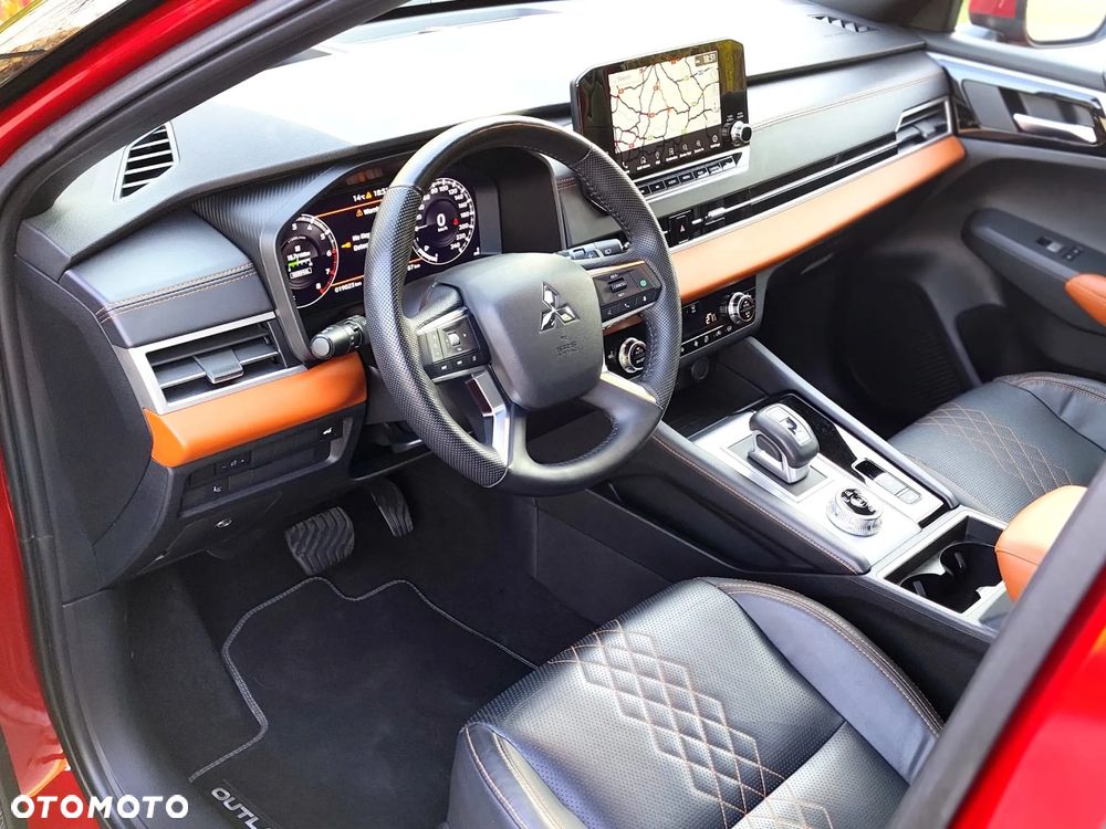 Mitsubishi Outlander - 11