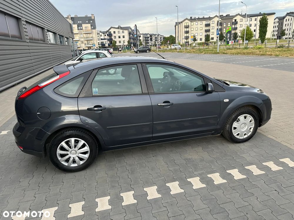 Ford Focus 1.6 Ambiente - 6