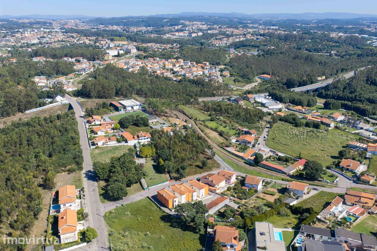 TERRENO EM SILVALDE | UM PROJETO COM VÁRIAS POSSIBILIDADES DE VALORIZA - Grande imagem: 4/13