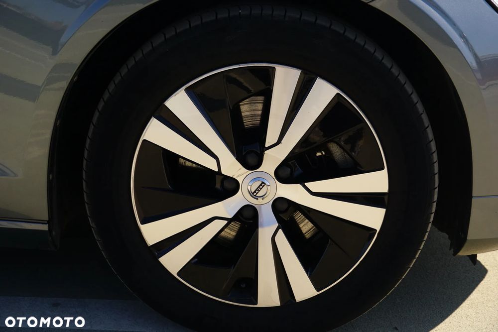 Volvo V60 B3 B DKG Momentum Core - 21