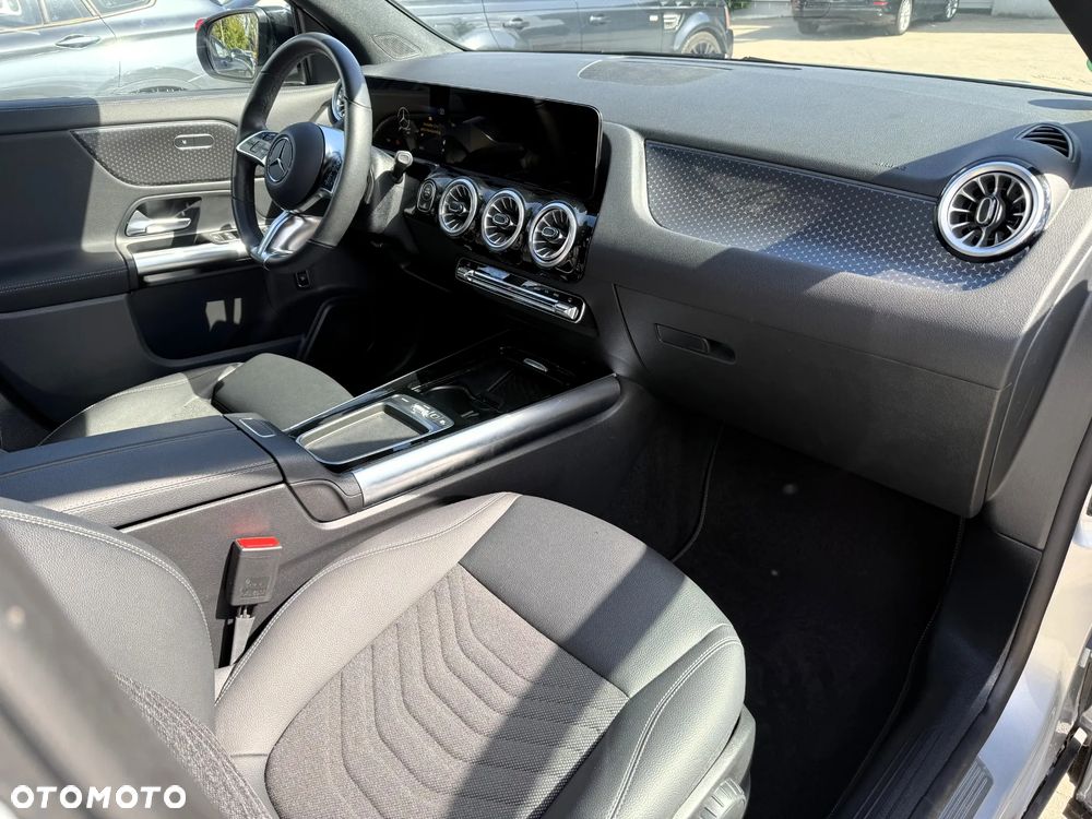 Mercedes-Benz GLA 220 4Matic 8G-DCT Special Edition - 10