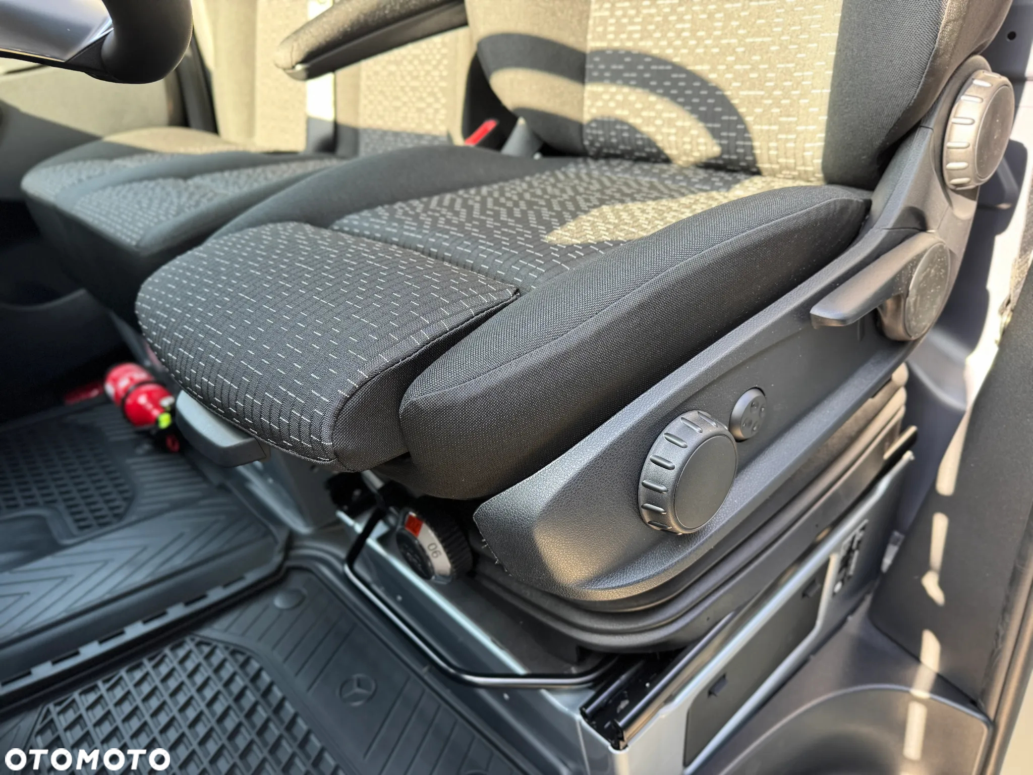 Mercedes-Benz Sprinter - 11