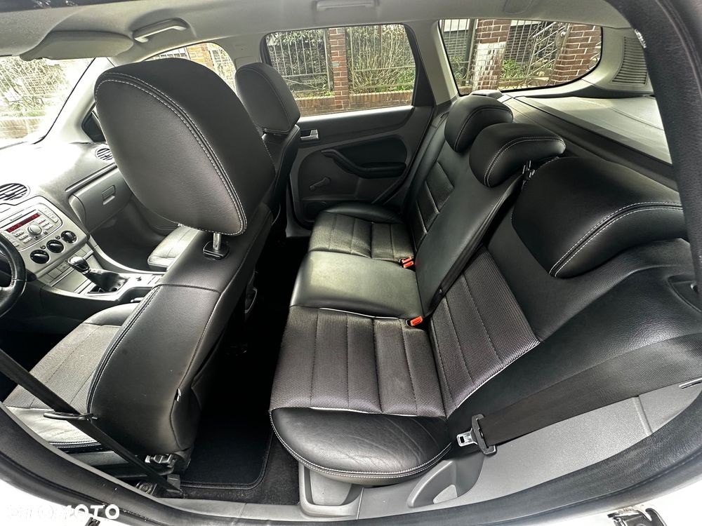 Ford Focus 1.8 FF Trend - 11