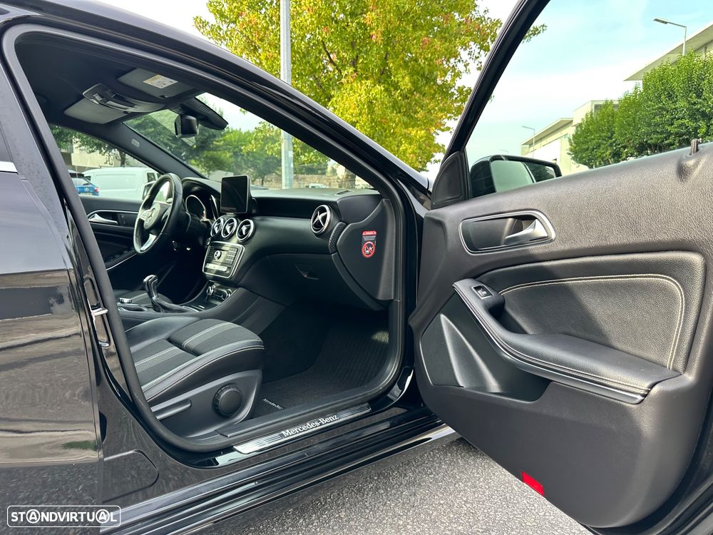 Mercedes-Benz A 180 d AMG Line - 43