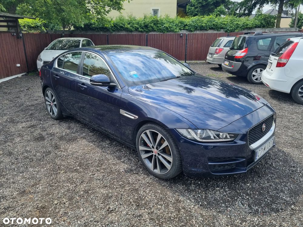 Jaguar XE 2.0 D AWD Portfolio - 7