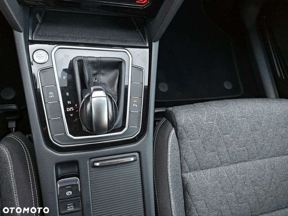 Volkswagen Passat - 23