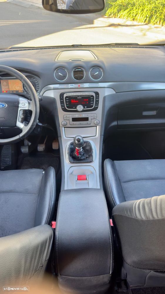 Ford S-Max 2.0 TDCi Titanium 7L - 17