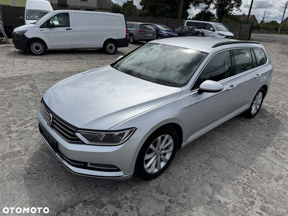 Volkswagen Passat - 12