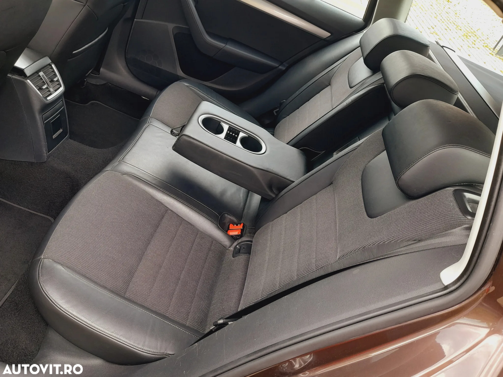 Skoda Octavia Combi 2.0 TDI DSG Premium Edition - 11