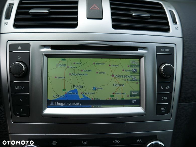 Toyota Avensis Touring Sports 1.8 Executive - 17