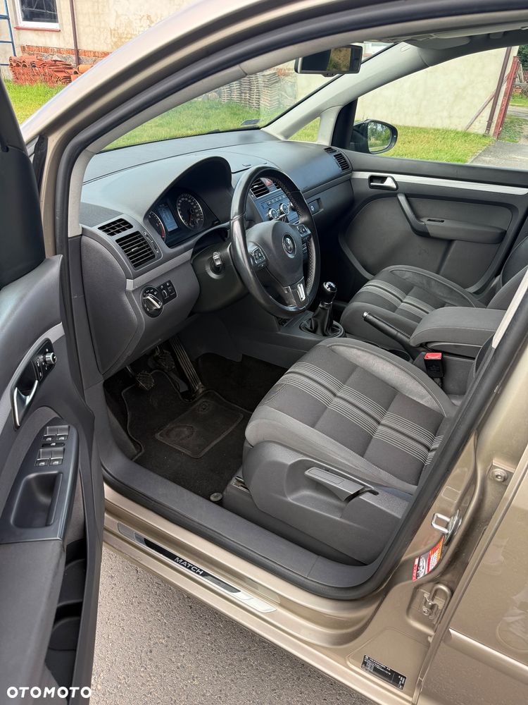 Volkswagen Touran 2.0 TDI DPF BlueMotion Technology MATCH - 12