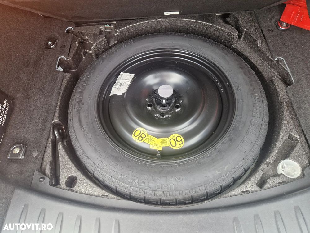 Jaguar E-Pace D150 AWD Base - 40