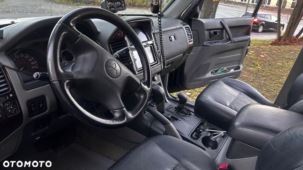 Mitsubishi Pajero - 7