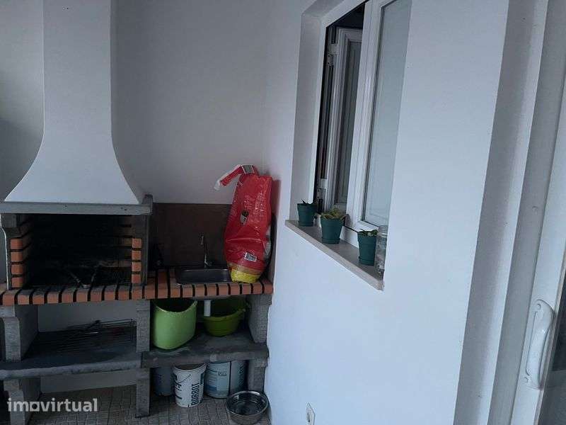 Moradia térrea com quintal e anexo - Grande imagem: 2/9