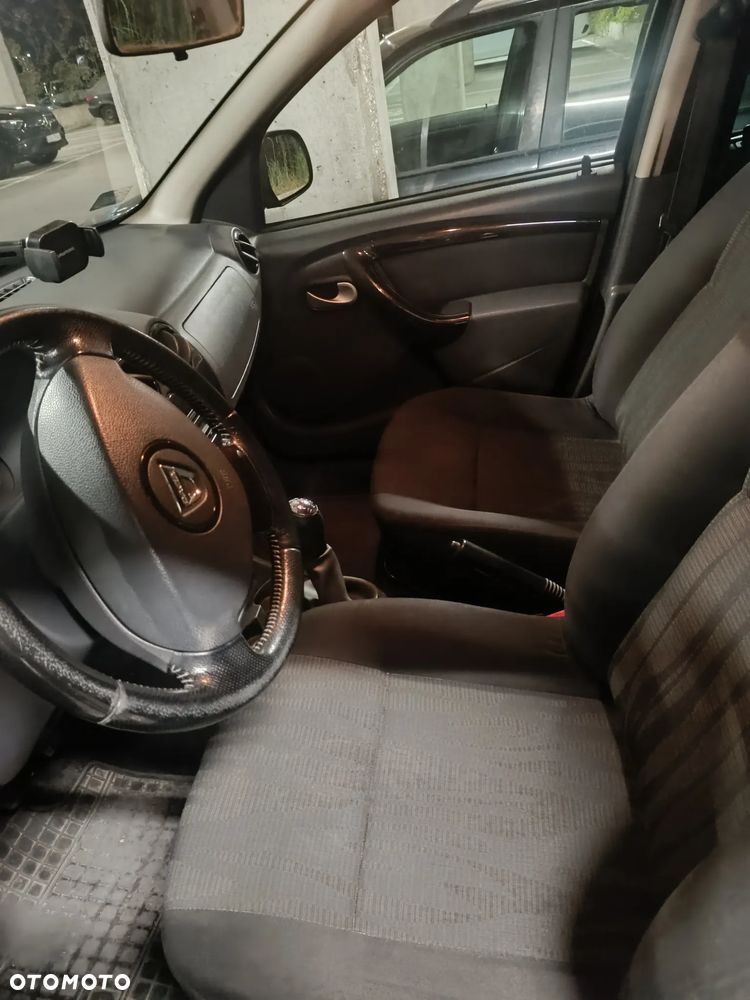 Dacia Duster 1.6 Ambiance - 8