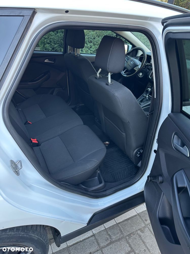 Ford Focus 1.5 TDCi SYNC Edition - 5