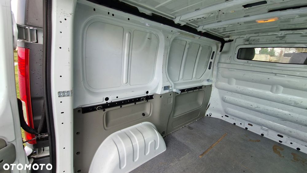 Opel Vivaro - 18