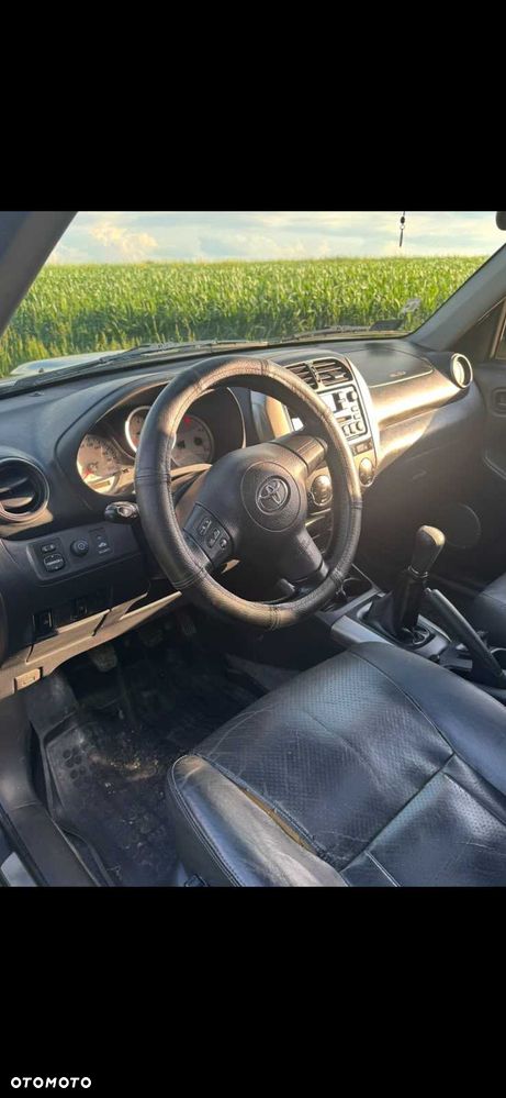 Toyota RAV4 - 6