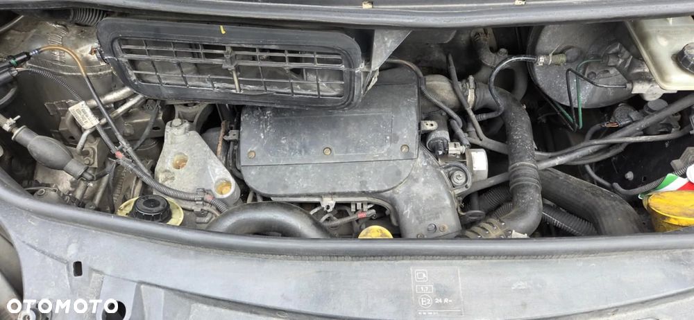 RENAULT TRAFIC II VIVARO fotel kanapa II rząd komplet - 13