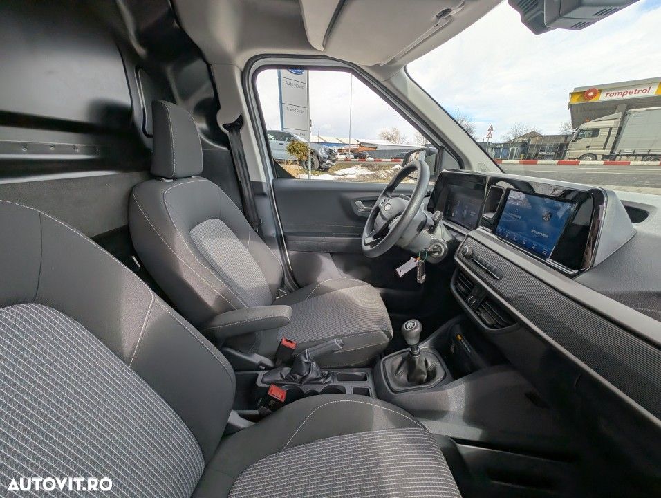 Ford Transit Courier - 16