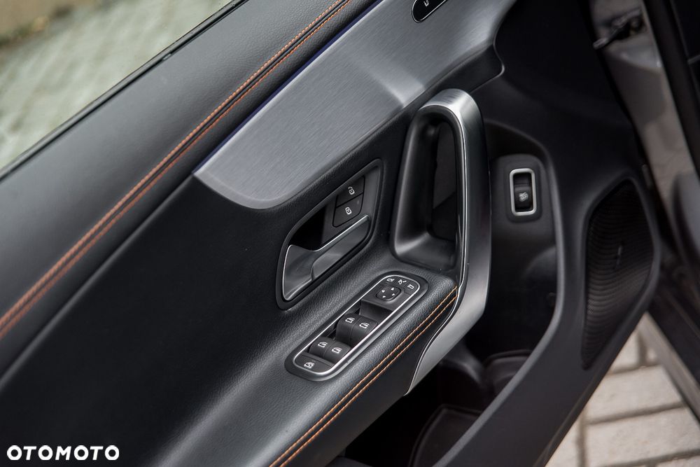 Mercedes-Benz CLA 220 Edition 1 7G-DCT - 18