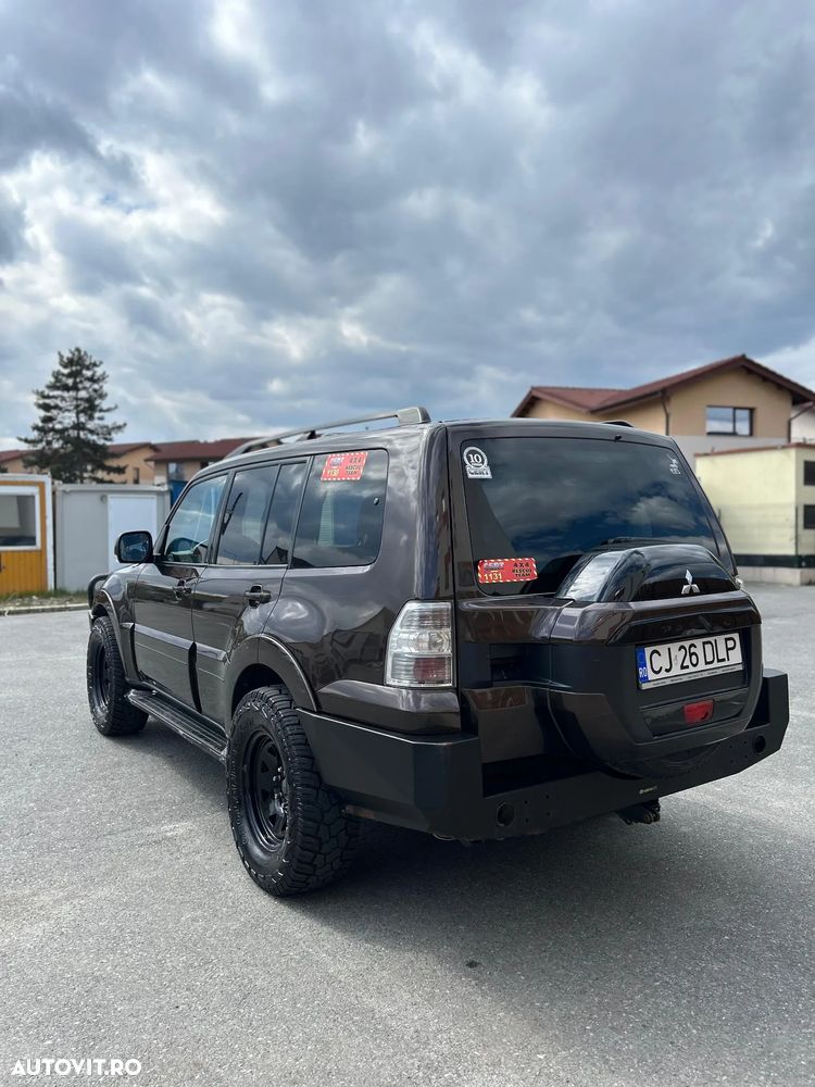 Mitsubishi Pajero LWB 3.2 DI-D Instyle S74 - 10