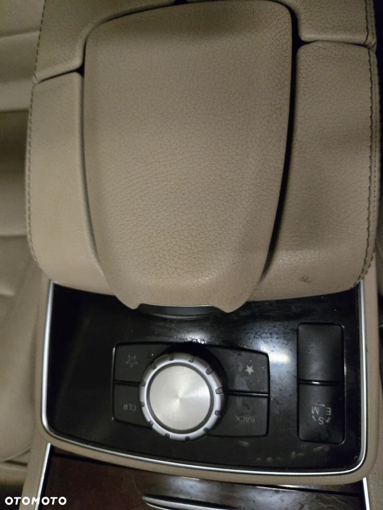 Mercedes-Benz Klasa E 350 4Matic 7G-TRONIC - 17