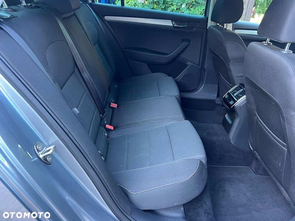 Skoda Superb 1.6 TDI GreenLine - 25