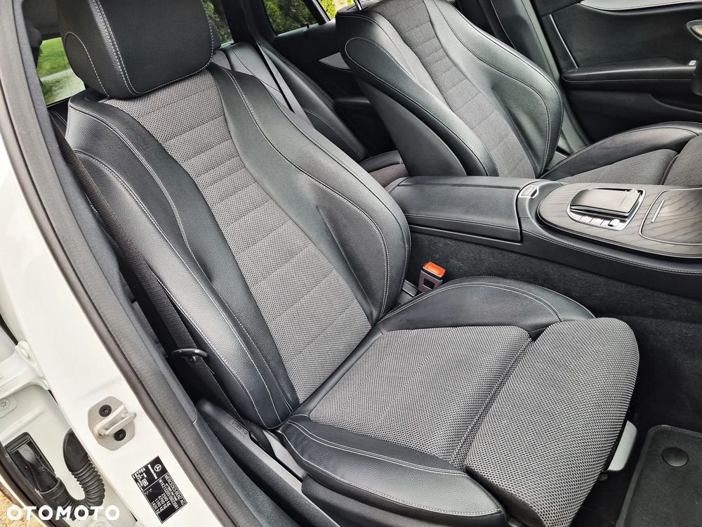 Mercedes-Benz Klasa E 220 d 4Matic 9G-TRONIC Sportstyle Edition - 19