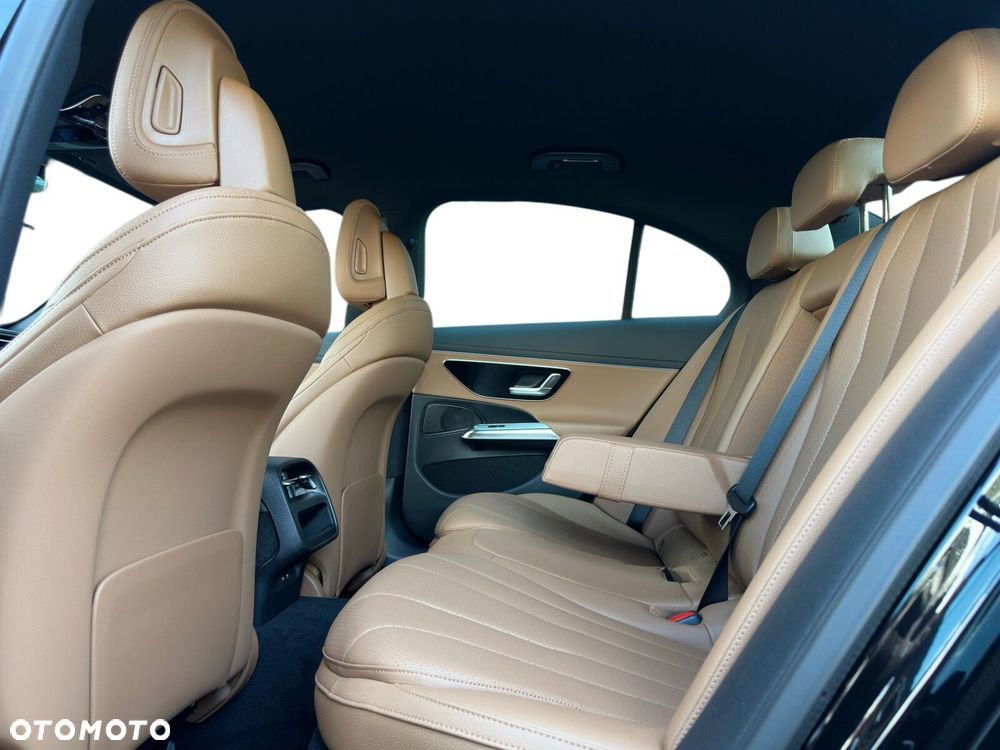 Mercedes-Benz Klasa E 200 mHEV 4-Matic Avantgarde 9G-Tronic - 9