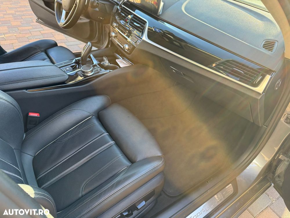 BMW Seria 5 520d Aut. Sport Line - 26