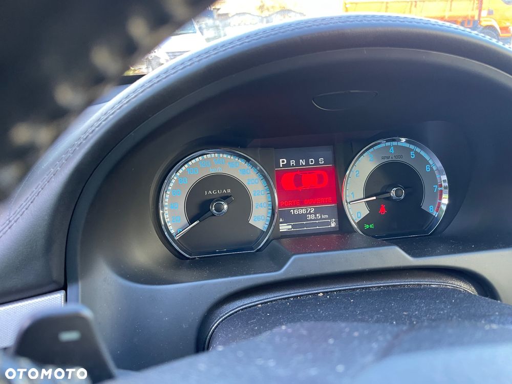 Jaguar XF - 19